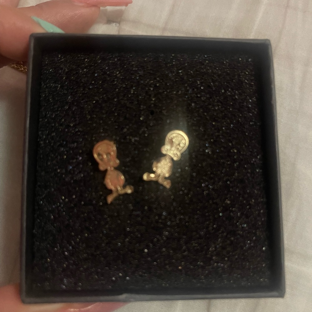 Purity: 14k yellow gold